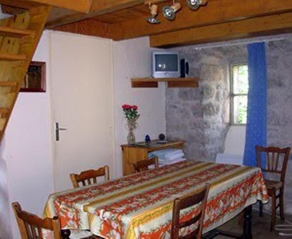 Ferme Auberge La Tindelle La Cresse Habitación foto